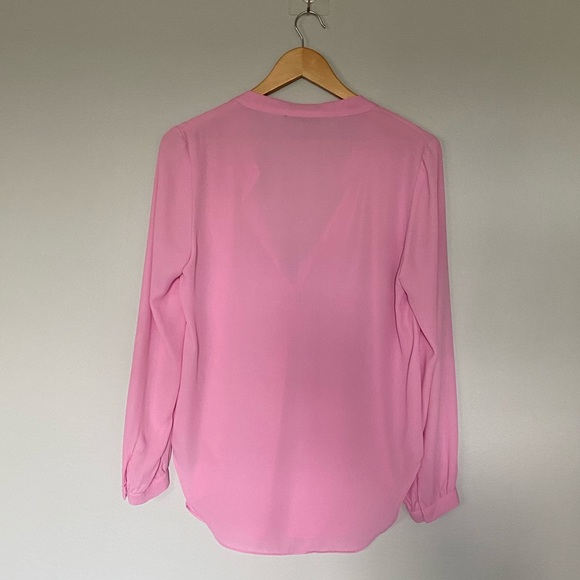 Chiffon Pink Flowy Blouse 👚 💕 - Picture 2 of 2